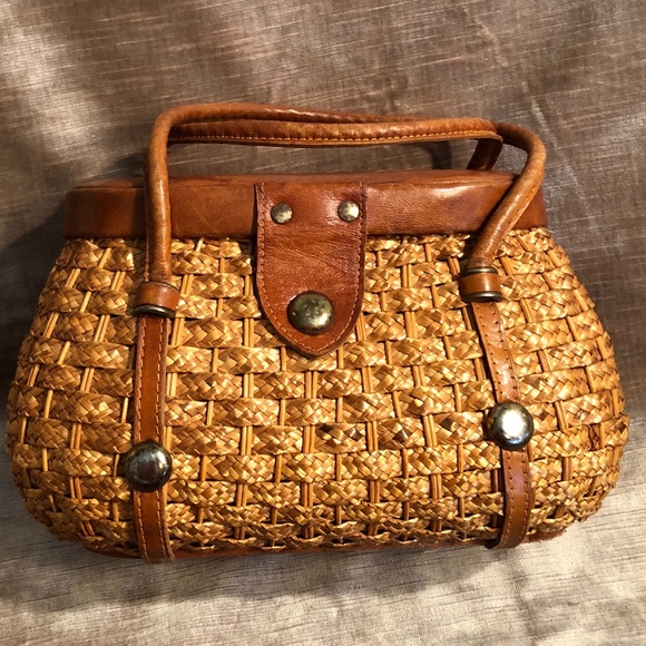 Vintage Tooled Leather Basket Purse - Picture 2 of 16